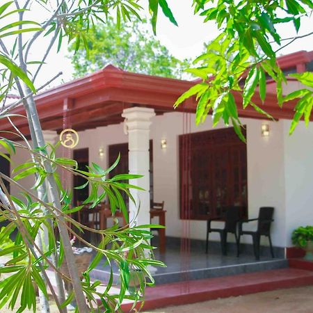 Wijesiri Family Guest House Sigiriya Bagian luar foto