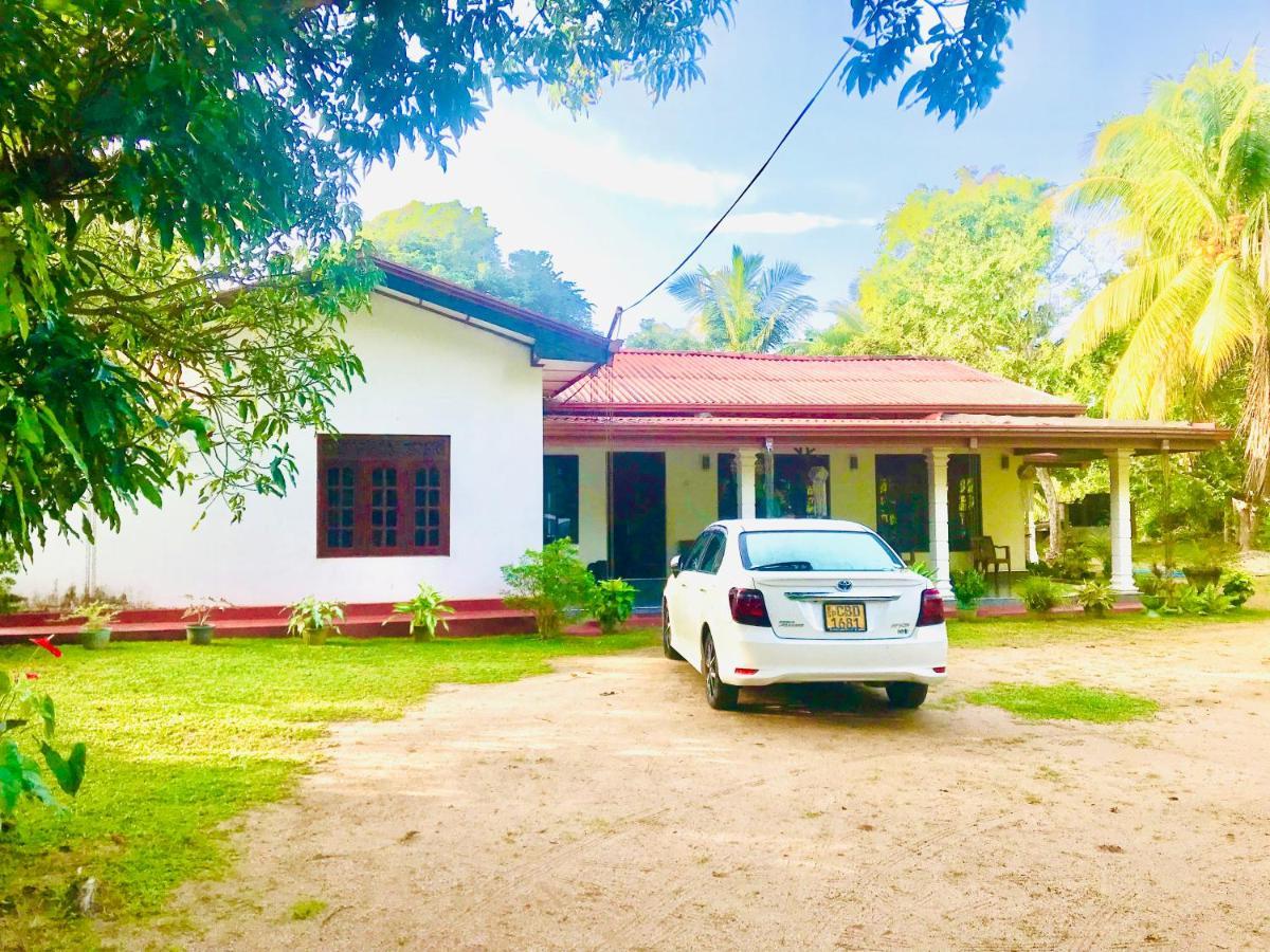Wijesiri Family Guest House Sigiriya Bagian luar foto
