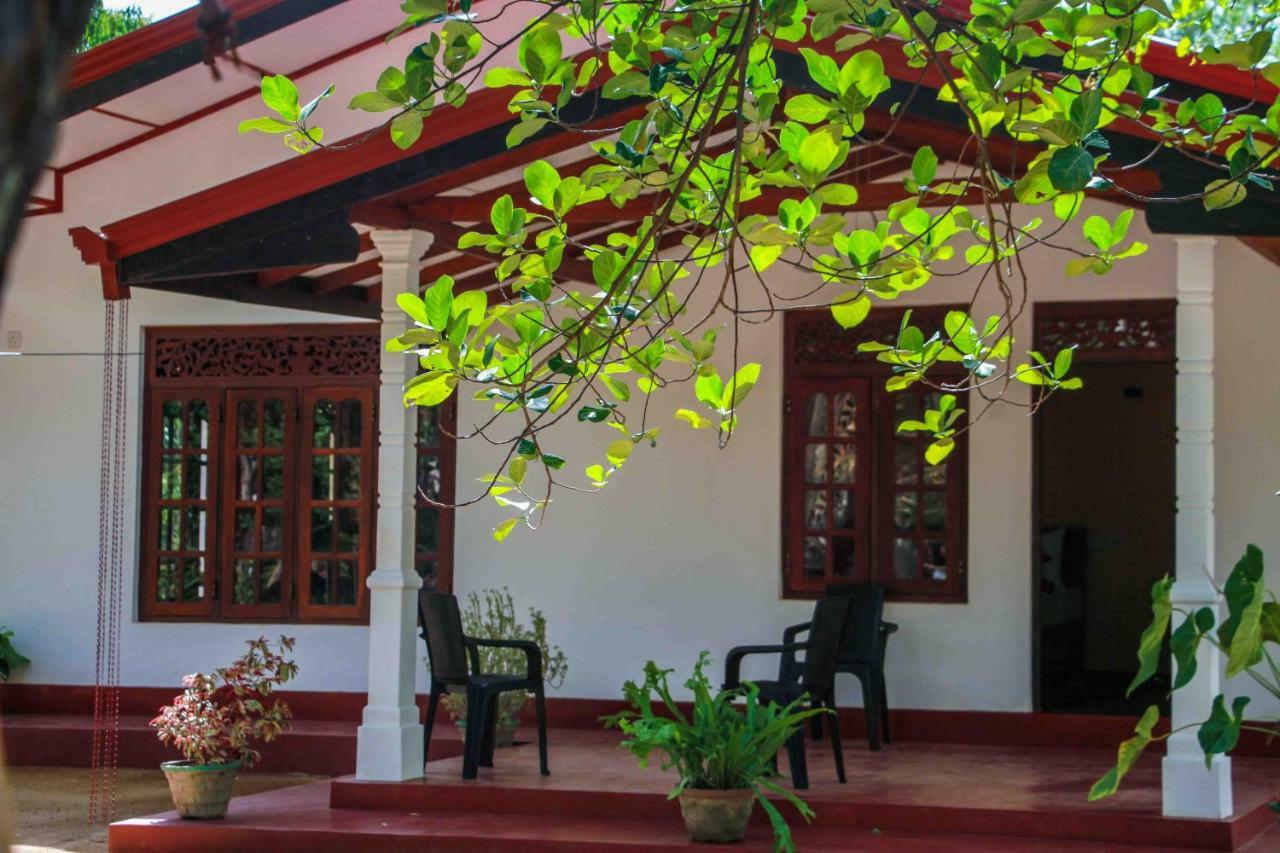Wijesiri Family Guest House Sigiriya Bagian luar foto