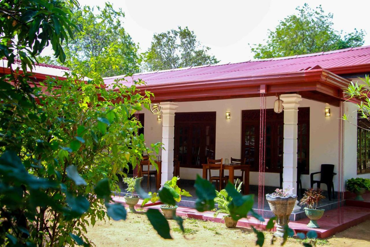 Wijesiri Family Guest House Sigiriya Bagian luar foto